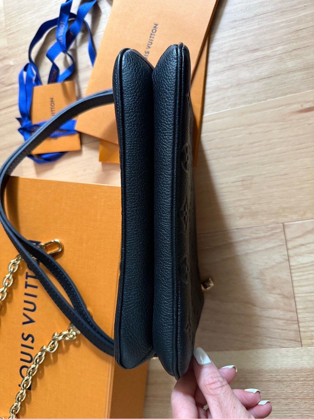 Louis Vuitton Black liv Monogram Empreinte Leather Shoulder Bag - Picture 3 of 12